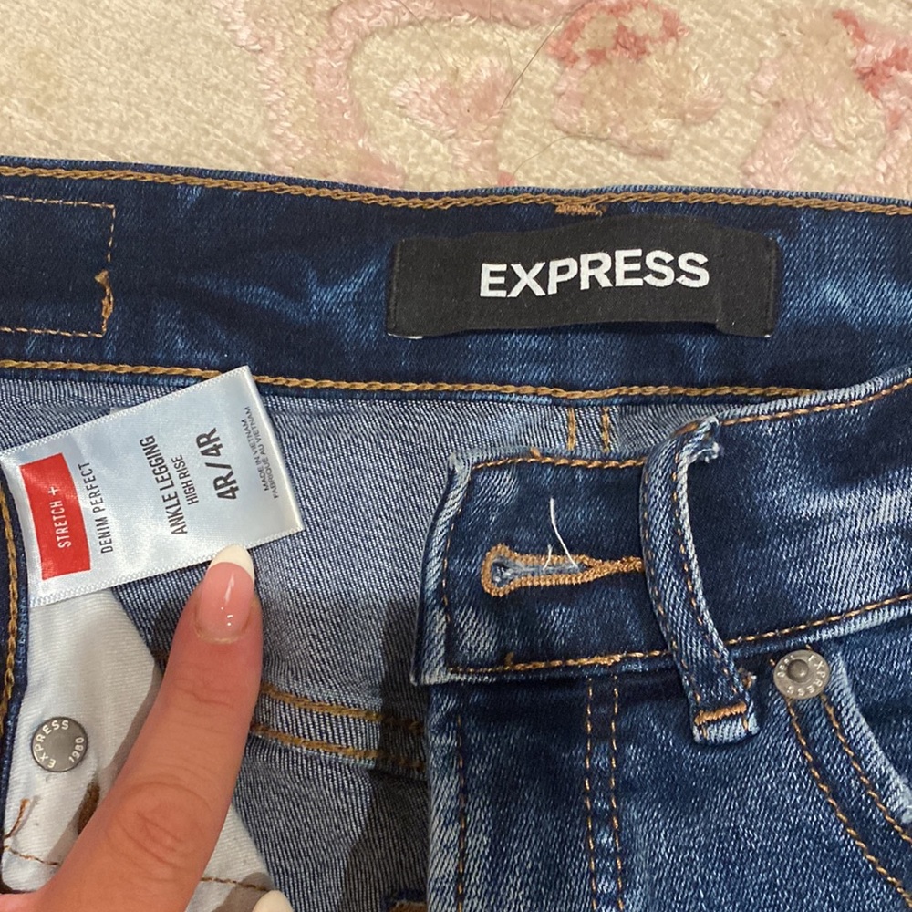Express Jeans 4R - Picture 2 of 3